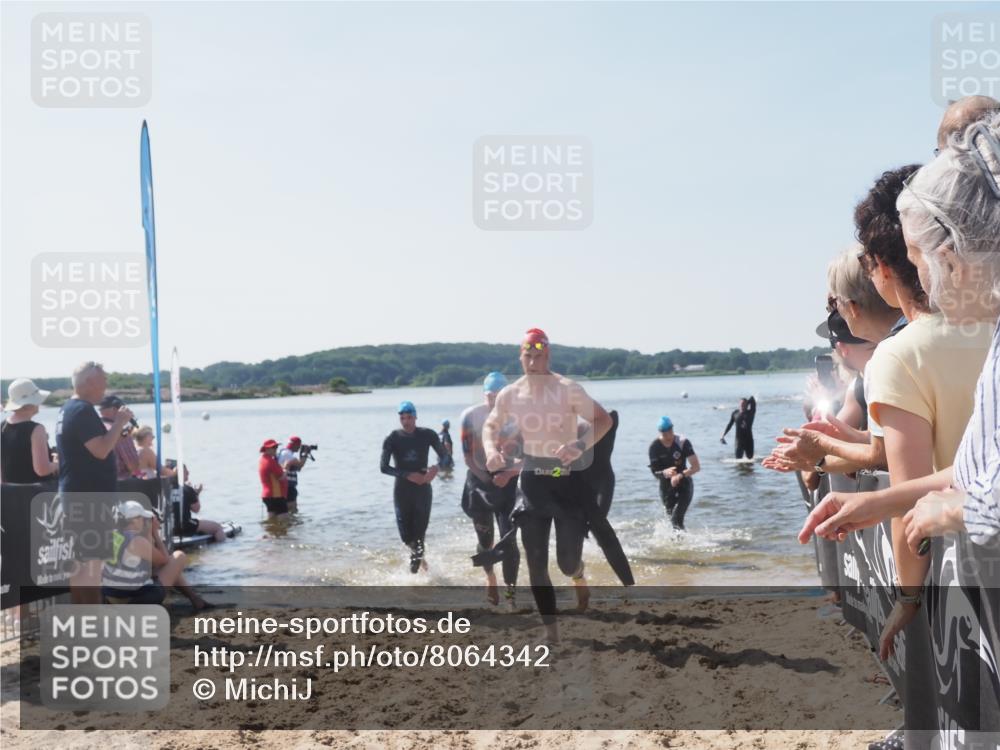 22.06.2025 - Viking Triathlon MichiJ http://msf.ph/oto/8064342 22.06.2025 10:28:05 Schwimmen 14, 90, 178, 196, 289, 367, 401, 616 meine-sportfotos.de