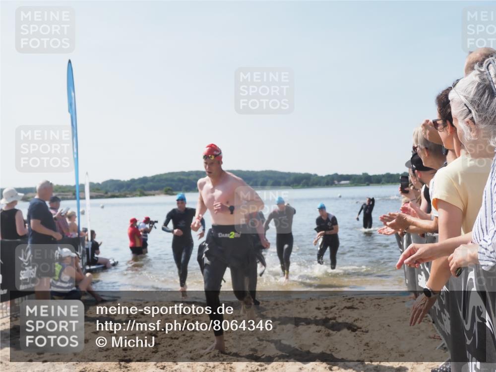 22.06.2025 - Viking Triathlon MichiJ http://msf.ph/oto/8064346 22.06.2025 10:28:05 Schwimmen 14, 90, 178, 196, 289, 367, 401, 616 meine-sportfotos.de