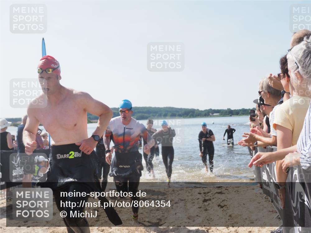 22.06.2025 - Viking Triathlon MichiJ http://msf.ph/oto/8064354 22.06.2025 10:28:06 Schwimmen 14, 90, 178, 196, 289, 367, 401, 616 meine-sportfotos.de
