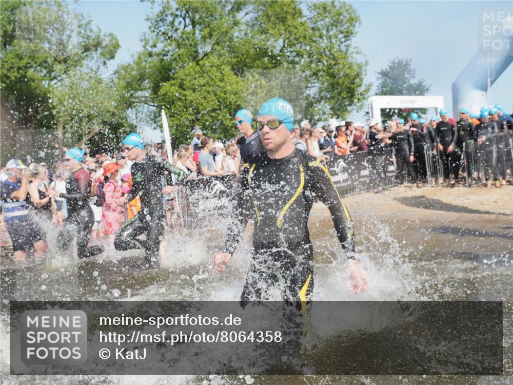 22.06.2025 - Viking Triathlon KatJ http://msf.ph/oto/8064358 22.06.2025 10:04:21 Schwimmen 115, 141, 142, 185, 195, 209, 239, 253, 276, 335, 377, 408, 419, 447, 493 meine-sportfotos.de