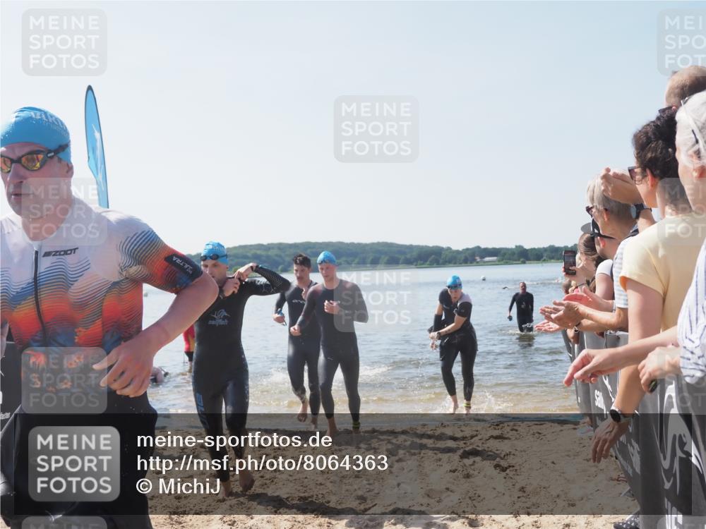 22.06.2025 - Viking Triathlon MichiJ http://msf.ph/oto/8064363 22.06.2025 10:28:07 Schwimmen 14, 90, 178, 196, 289, 367, 401, 616 meine-sportfotos.de