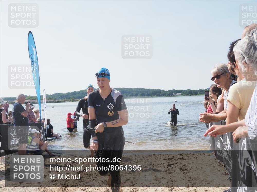 22.06.2025 - Viking Triathlon MichiJ http://msf.ph/oto/8064396 22.06.2025 10:28:10 Schwimmen 14, 178, 367, 401 meine-sportfotos.de