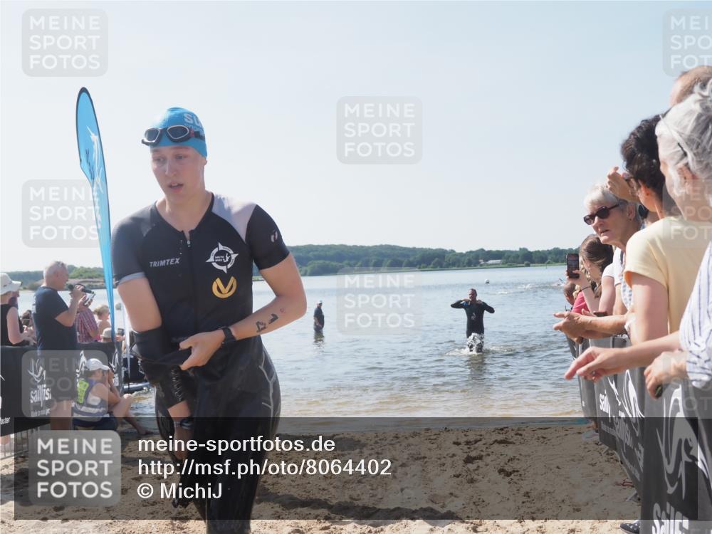22.06.2025 - Viking Triathlon MichiJ http://msf.ph/oto/8064402 22.06.2025 10:28:11 Schwimmen 367, 401 meine-sportfotos.de