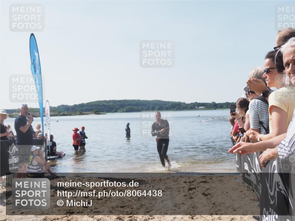 22.06.2025 - Viking Triathlon MichiJ http://msf.ph/oto/8064438 22.06.2025 10:28:16 Schwimmen 367 meine-sportfotos.de