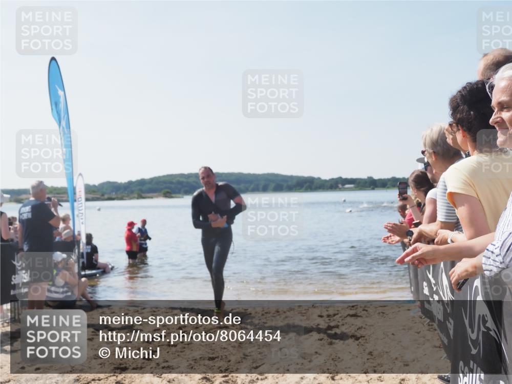 22.06.2025 - Viking Triathlon MichiJ http://msf.ph/oto/8064454 22.06.2025 10:28:18 Schwimmen 367 meine-sportfotos.de
