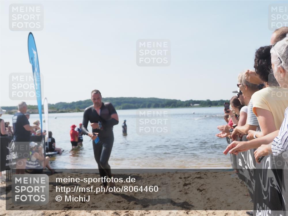22.06.2025 - Viking Triathlon MichiJ http://msf.ph/oto/8064460 22.06.2025 10:28:18 Schwimmen 367 meine-sportfotos.de