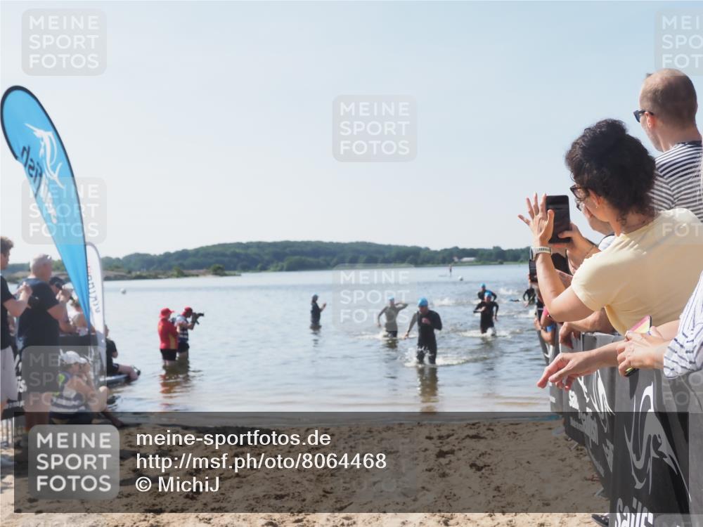 22.06.2025 - Viking Triathlon MichiJ http://msf.ph/oto/8064468 22.06.2025 10:28:46 Schwimmen 15, 258, 301, 368, 414 meine-sportfotos.de