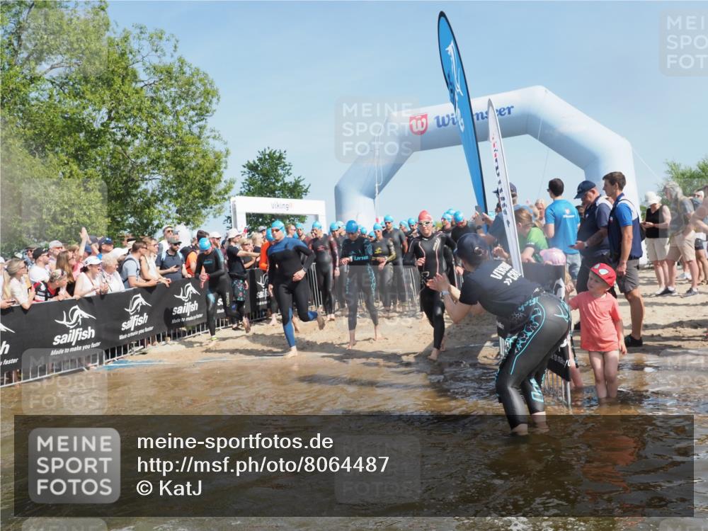 22.06.2025 - Viking Triathlon KatJ http://msf.ph/oto/8064487 22.06.2025 10:04:32 Schwimmen 146, 209, 238, 239, 327, 335, 375, 419, 447, 457, 482, 506, 514, 629, 662 meine-sportfotos.de