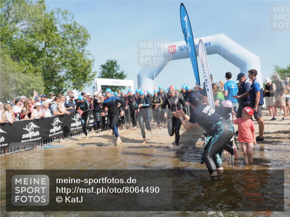 22.06.2025 - Viking Triathlon KatJ http://msf.ph/oto/8064490 22.06.2025 10:04:32 Schwimmen 146, 209, 238, 239, 327, 335, 375, 419, 447, 457, 482, 506, 514, 629, 662 meine-sportfotos.de
