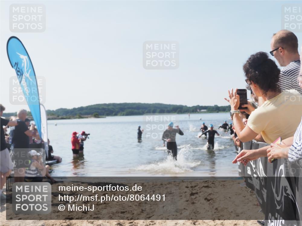 22.06.2025 - Viking Triathlon MichiJ http://msf.ph/oto/8064491 22.06.2025 10:28:49 Schwimmen 15, 258, 301, 368, 414, 443, 628 meine-sportfotos.de