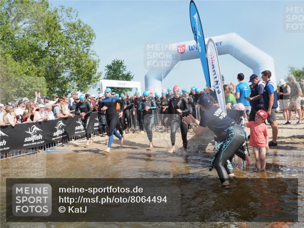 22.06.2025 - Viking Triathlon KatJ http://msf.ph/oto/8064494 22.06.2025 10:04:32 Schwimmen 146, 209, 238, 239, 327, 335, 375, 419, 447, 457, 482, 506, 514, 629, 662 meine-sportfotos.de