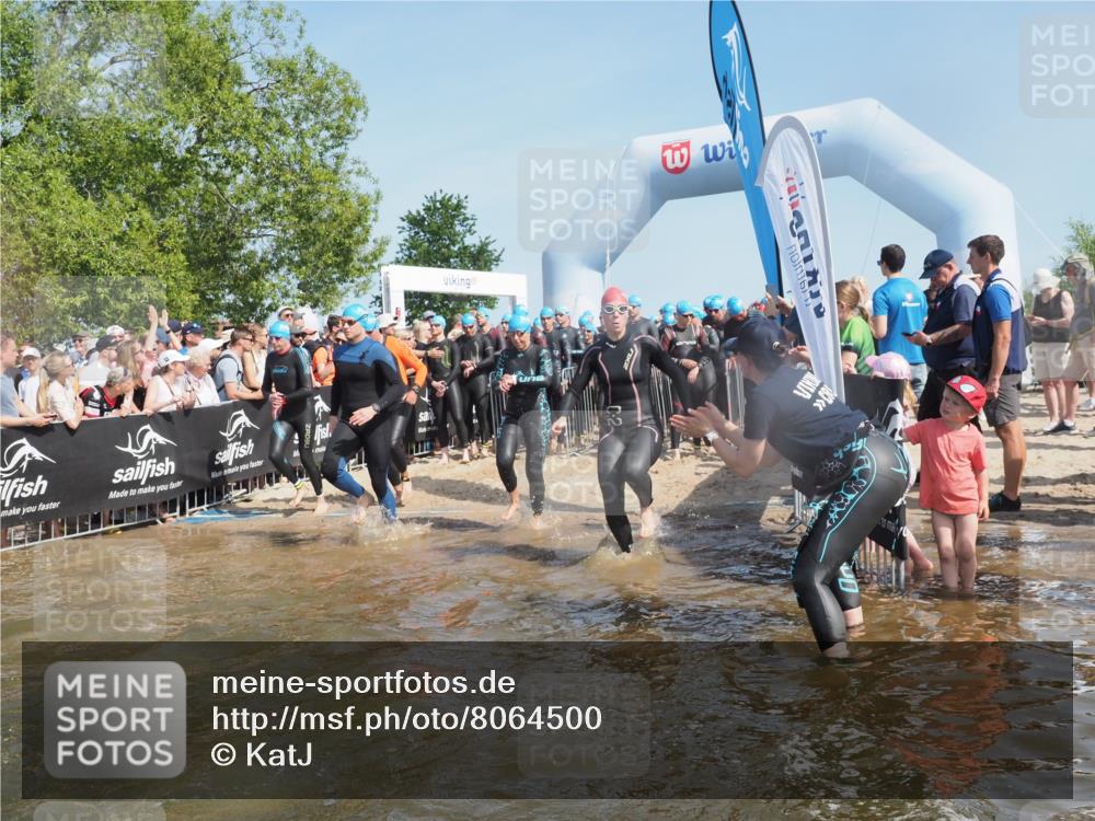 22.06.2025 - Viking Triathlon KatJ http://msf.ph/oto/8064500 22.06.2025 10:04:32 Schwimmen 146, 209, 238, 239, 327, 335, 375, 419, 447, 457, 482, 506, 514, 629, 662 meine-sportfotos.de