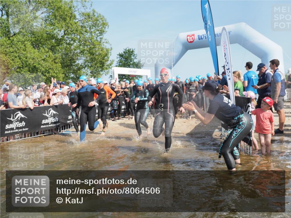 22.06.2025 - Viking Triathlon KatJ http://msf.ph/oto/8064506 22.06.2025 10:04:32 Schwimmen 146, 209, 238, 239, 327, 335, 375, 419, 447, 457, 482, 506, 514, 629, 662 meine-sportfotos.de