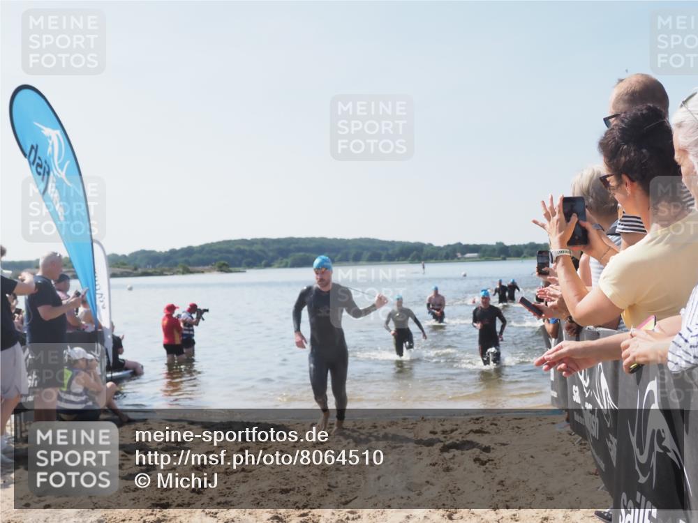 22.06.2025 - Viking Triathlon MichiJ http://msf.ph/oto/8064510 22.06.2025 10:28:51 Schwimmen 15, 258, 301, 368, 384, 414, 443, 628 meine-sportfotos.de