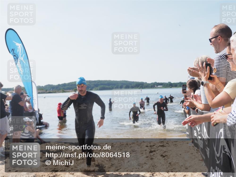 22.06.2025 - Viking Triathlon MichiJ http://msf.ph/oto/8064518 22.06.2025 10:28:52 Schwimmen 15, 152, 258, 301, 368, 384, 414, 443, 604, 628 meine-sportfotos.de