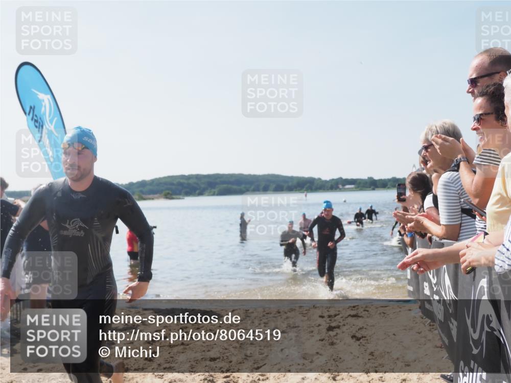 22.06.2025 - Viking Triathlon MichiJ http://msf.ph/oto/8064519 22.06.2025 10:28:53 Schwimmen 12, 15, 152, 258, 301, 368, 384, 414, 443, 604, 628 meine-sportfotos.de