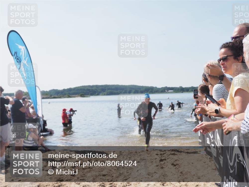22.06.2025 - Viking Triathlon MichiJ http://msf.ph/oto/8064524 22.06.2025 10:28:53 Schwimmen 12, 15, 152, 258, 301, 368, 384, 414, 443, 604, 628 meine-sportfotos.de