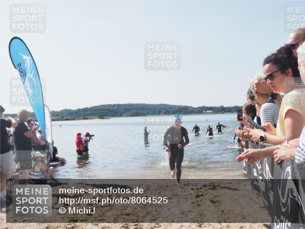 22.06.2025 - Viking Triathlon MichiJ http://msf.ph/oto/8064525 22.06.2025 10:28:53 Schwimmen 12, 15, 152, 258, 301, 368, 384, 414, 443, 604, 628 meine-sportfotos.de