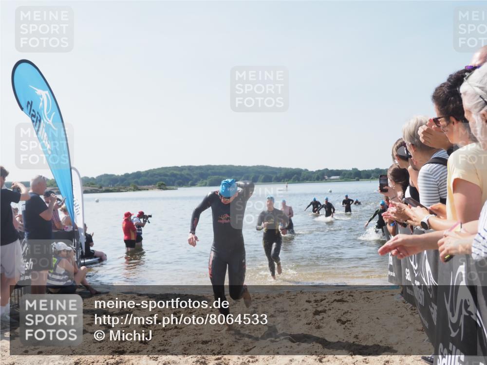 22.06.2025 - Viking Triathlon MichiJ http://msf.ph/oto/8064533 22.06.2025 10:28:54 Schwimmen 12, 15, 152, 301, 310, 368, 384, 414, 443, 604, 628 meine-sportfotos.de