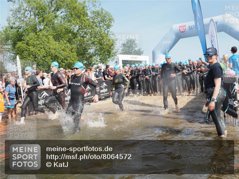 22.06.2025 - Viking Triathlon KatJ http://msf.ph/oto/8064572 22.06.2025 10:04:39 Schwimmen 55, 85, 86, 238, 245, 281, 312, 316, 327, 428, 482, 506, 514, 515, 550, 629, 662 meine-sportfotos.de