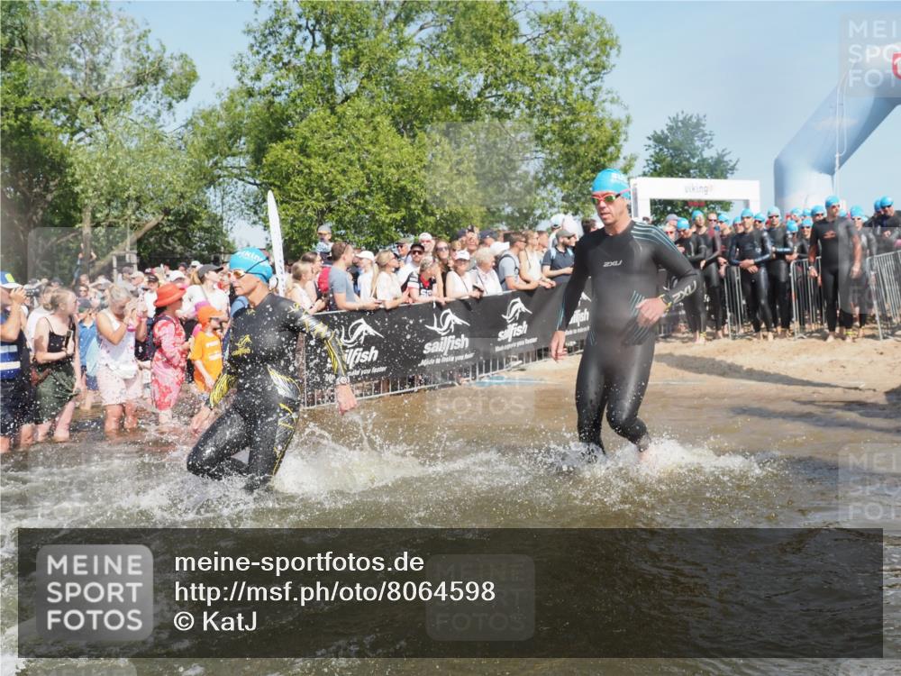 22.06.2025 - Viking Triathlon KatJ http://msf.ph/oto/8064598 22.06.2025 10:04:40 Schwimmen 55, 85, 86, 238, 245, 281, 312, 316, 327, 428, 482, 514, 515, 550, 662 meine-sportfotos.de