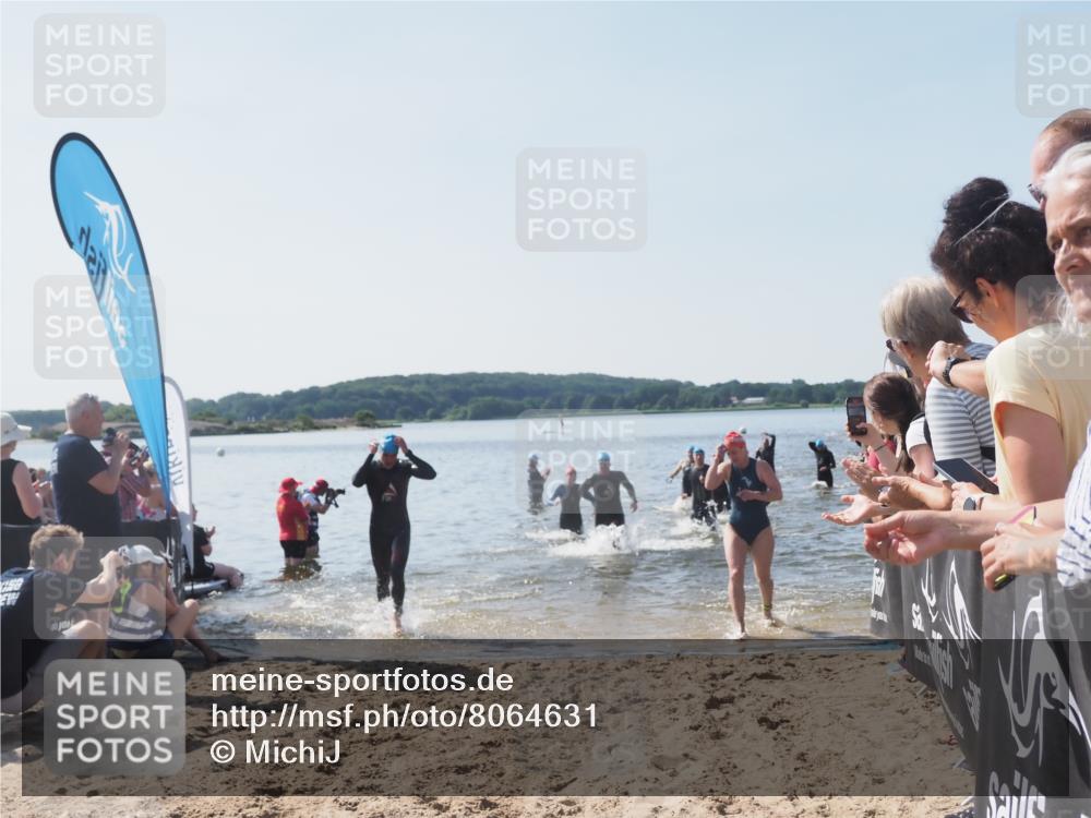 22.06.2025 - Viking Triathlon MichiJ http://msf.ph/oto/8064631 22.06.2025 10:29:04 Schwimmen 7, 12, 152, 200, 310, 384, 443, 458, 604, 628, 652 meine-sportfotos.de
