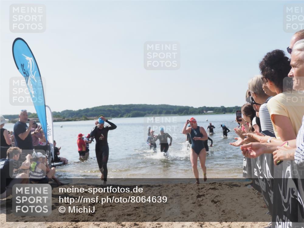 22.06.2025 - Viking Triathlon MichiJ http://msf.ph/oto/8064639 22.06.2025 10:29:05 Schwimmen 7, 12, 152, 200, 310, 384, 443, 458, 604, 628, 652 meine-sportfotos.de