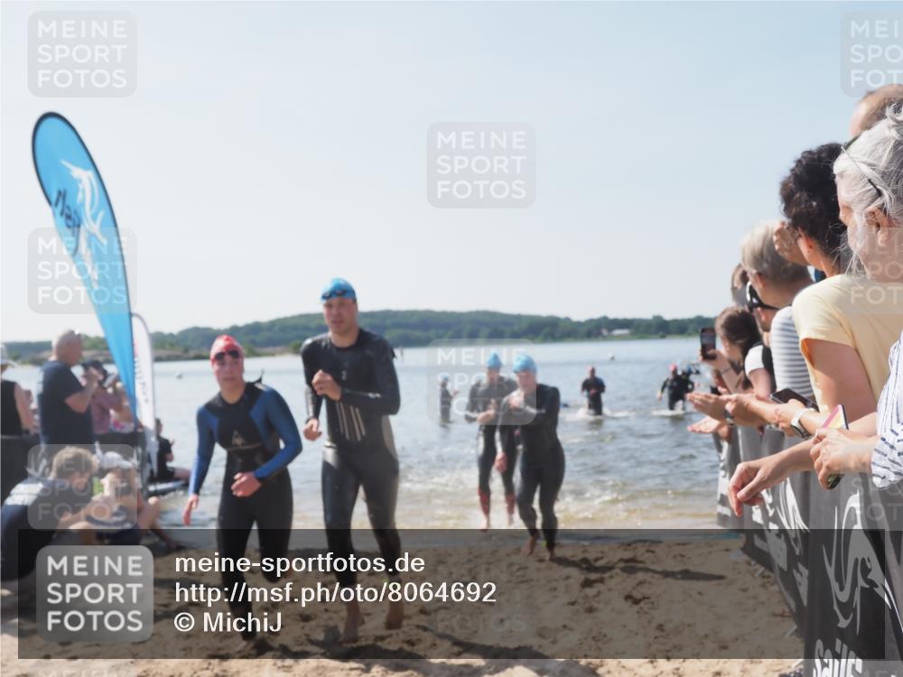 22.06.2025 - Viking Triathlon MichiJ http://msf.ph/oto/8064692 22.06.2025 10:29:12 Schwimmen 7, 11, 12, 30, 33, 152, 200, 310, 458, 604, 652 meine-sportfotos.de