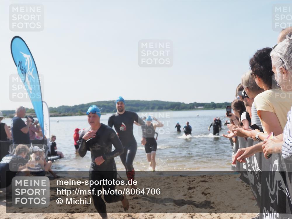 22.06.2025 - Viking Triathlon MichiJ http://msf.ph/oto/8064706 22.06.2025 10:29:13 Schwimmen 7, 11, 12, 30, 33, 152, 200, 310, 458, 604, 652 meine-sportfotos.de