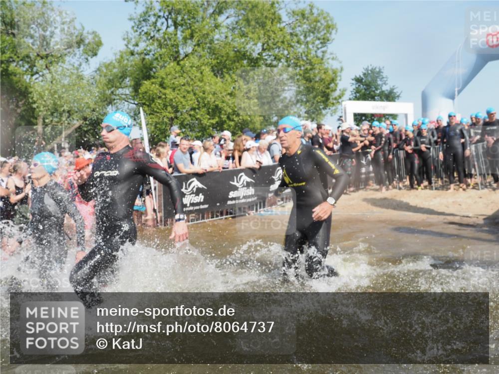 22.06.2025 - Viking Triathlon KatJ http://msf.ph/oto/8064737 22.06.2025 10:04:50 Schwimmen 29, 70, 72, 86, 248, 254, 281, 295, 312, 316, 394, 411, 509, 515, 527 meine-sportfotos.de