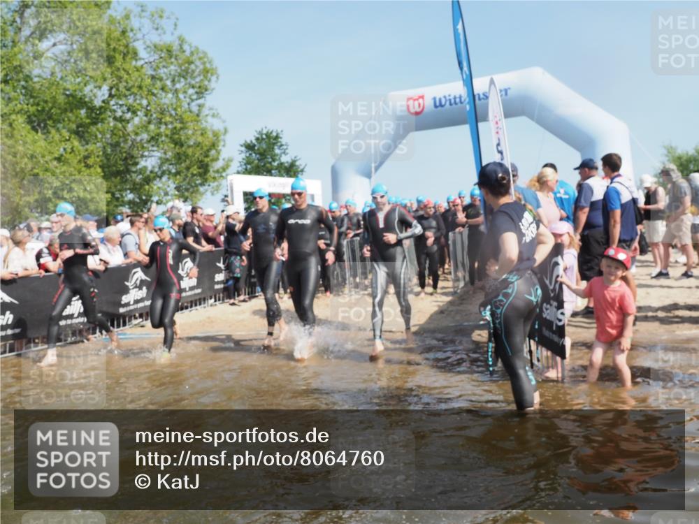22.06.2025 - Viking Triathlon KatJ http://msf.ph/oto/8064760 22.06.2025 10:04:53 Schwimmen 29, 70, 72, 86, 248, 254, 281, 295, 312, 316, 362, 394, 411, 509, 515, 527 meine-sportfotos.de