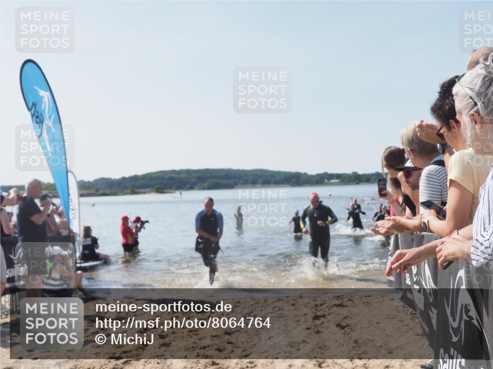 22.06.2025 - Viking Triathlon MichiJ http://msf.ph/oto/8064764 22.06.2025 10:29:21 Schwimmen 11, 30, 33, 243, 458, 612, 652 meine-sportfotos.de