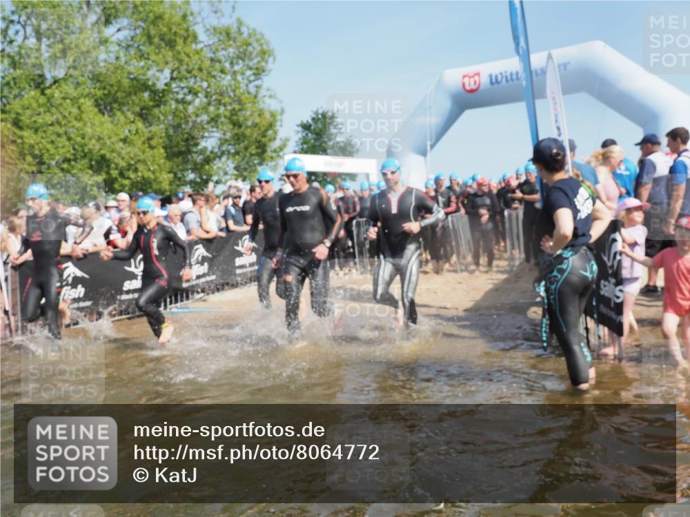 22.06.2025 - Viking Triathlon KatJ http://msf.ph/oto/8064772 22.06.2025 10:04:54 Schwimmen 29, 70, 72, 197, 248, 254, 295, 362, 394, 411, 416, 423, 509, 527, 620 meine-sportfotos.de