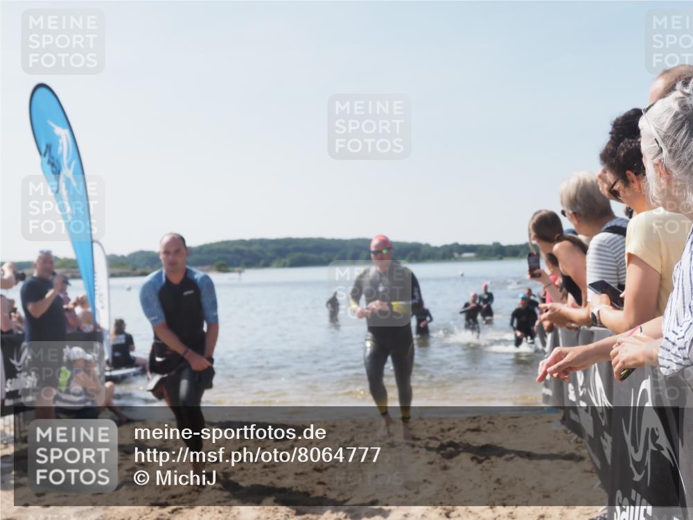 22.06.2025 - Viking Triathlon MichiJ http://msf.ph/oto/8064777 22.06.2025 10:29:23 Schwimmen 6, 11, 30, 33, 243, 458, 612, 652 meine-sportfotos.de