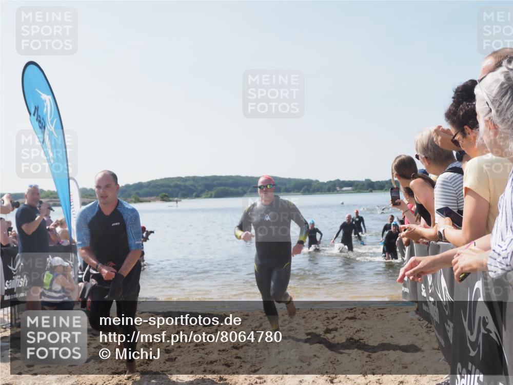 22.06.2025 - Viking Triathlon MichiJ http://msf.ph/oto/8064780 22.06.2025 10:29:23 Schwimmen 6, 11, 30, 33, 243, 458, 612, 652 meine-sportfotos.de