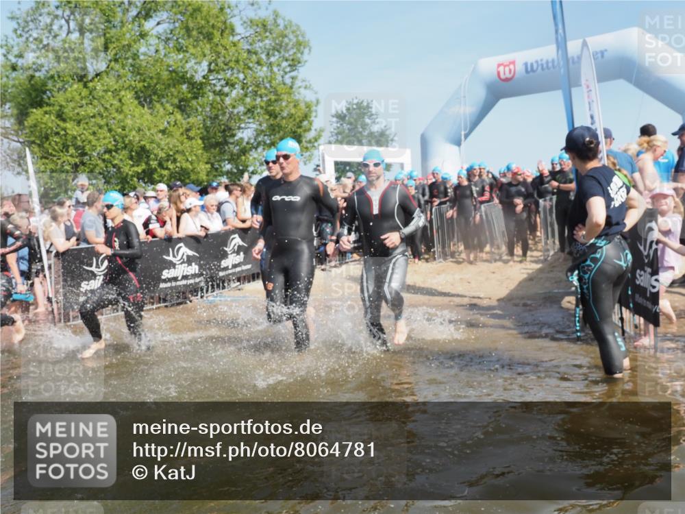 22.06.2025 - Viking Triathlon KatJ http://msf.ph/oto/8064781 22.06.2025 10:04:54 Schwimmen 29, 70, 72, 197, 248, 254, 295, 362, 394, 411, 416, 423, 509, 527, 620 meine-sportfotos.de
