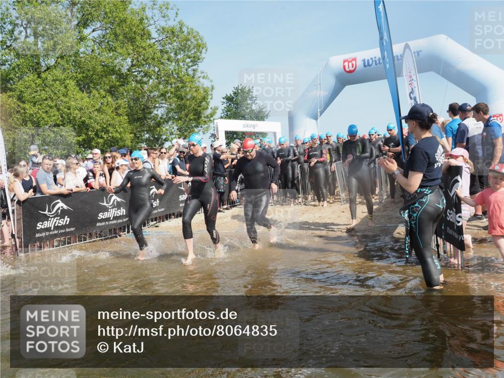 22.06.2025 - Viking Triathlon KatJ http://msf.ph/oto/8064835 22.06.2025 10:04:58 Schwimmen 29, 70, 72, 197, 248, 254, 295, 362, 394, 407, 411, 416, 423, 509, 527, 620 meine-sportfotos.de