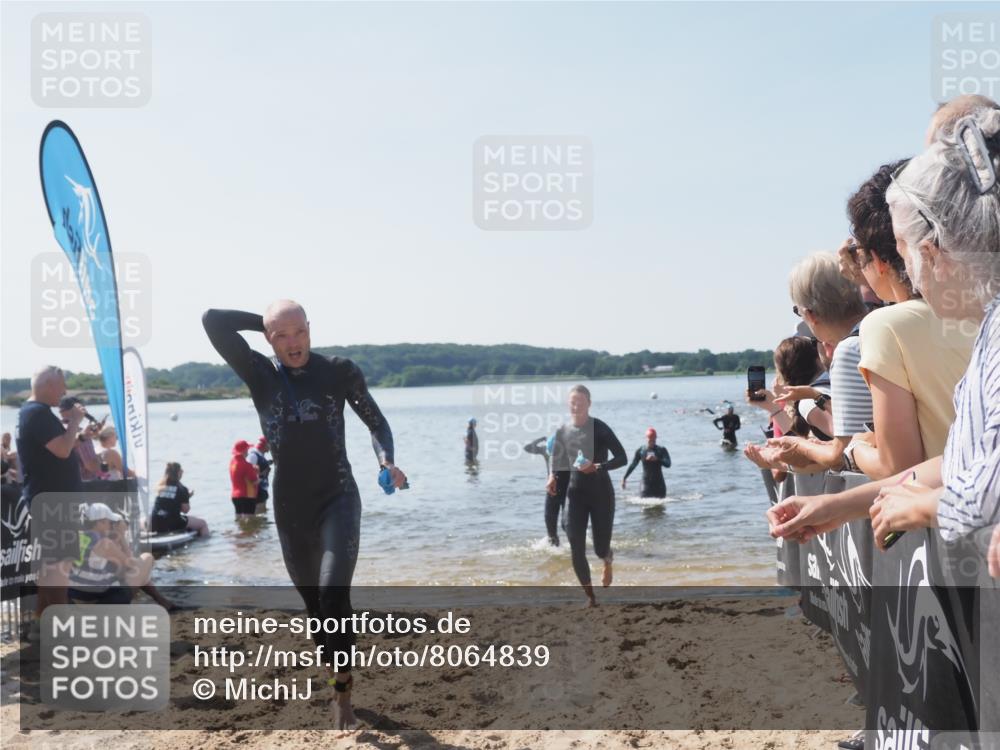 22.06.2025 - Viking Triathlon MichiJ http://msf.ph/oto/8064839 22.06.2025 10:29:30 Schwimmen 6, 11, 30, 33, 243, 612 meine-sportfotos.de
