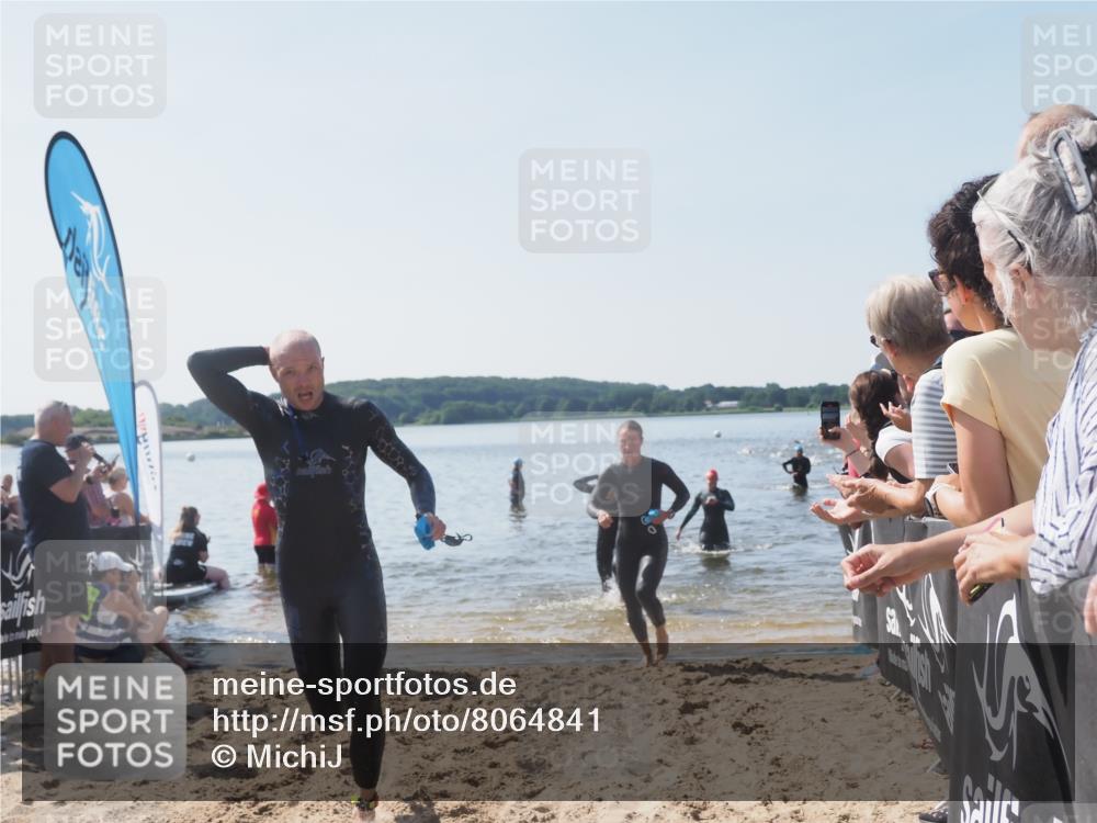 22.06.2025 - Viking Triathlon MichiJ http://msf.ph/oto/8064841 22.06.2025 10:29:30 Schwimmen 6, 11, 30, 33, 243, 612 meine-sportfotos.de