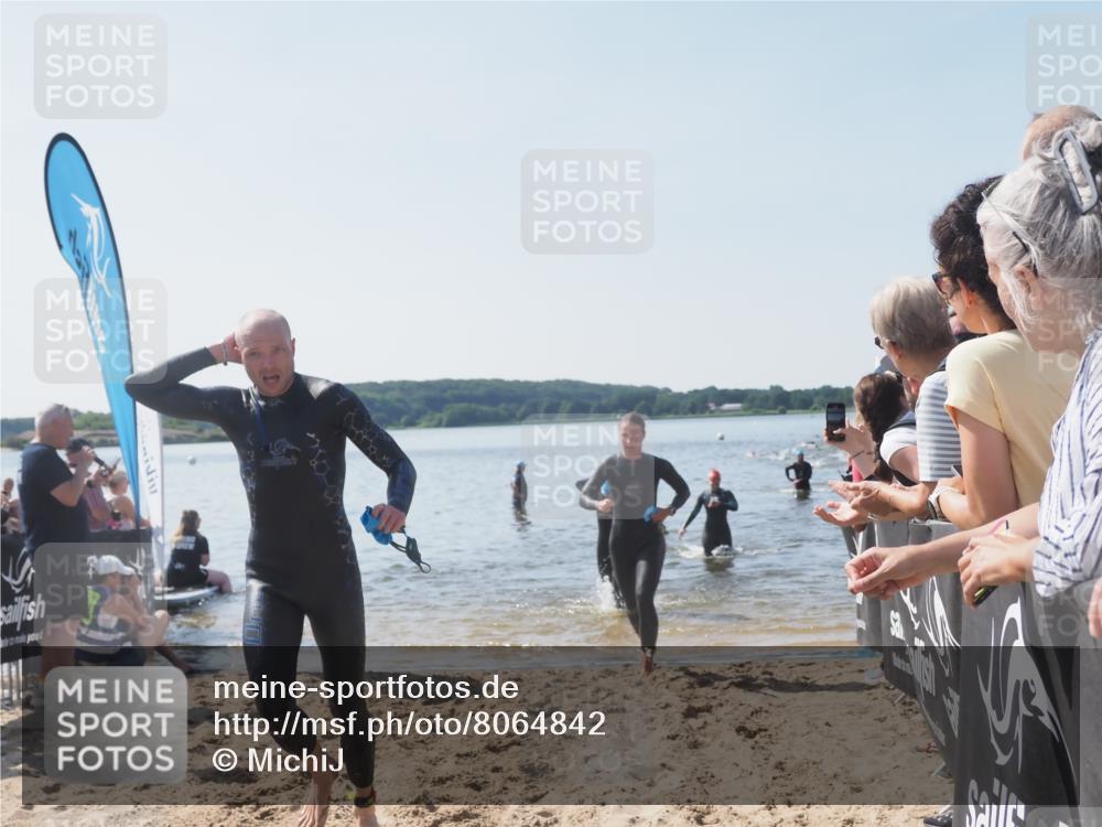 22.06.2025 - Viking Triathlon MichiJ http://msf.ph/oto/8064842 22.06.2025 10:29:30 Schwimmen 6, 11, 30, 33, 243, 612 meine-sportfotos.de
