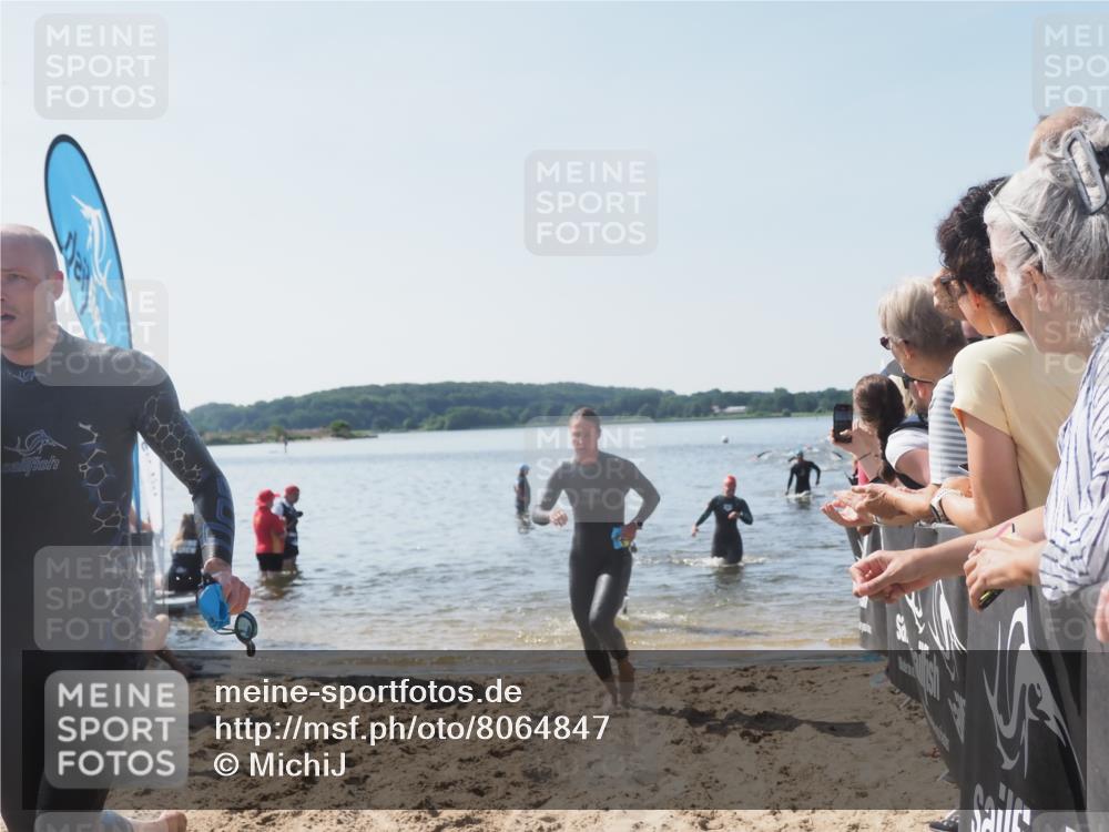 22.06.2025 - Viking Triathlon MichiJ http://msf.ph/oto/8064847 22.06.2025 10:29:30 Schwimmen 6, 11, 30, 33, 243, 612 meine-sportfotos.de