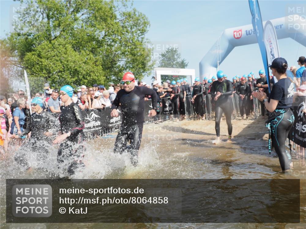 22.06.2025 - Viking Triathlon KatJ http://msf.ph/oto/8064858 22.06.2025 10:04:59 Schwimmen 197, 232, 254, 295, 362, 386, 394, 407, 416, 423, 500, 509, 527, 605, 620 meine-sportfotos.de