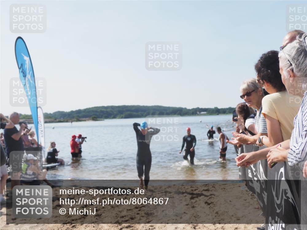 22.06.2025 - Viking Triathlon MichiJ http://msf.ph/oto/8064867 22.06.2025 10:29:33 Schwimmen 6, 243, 612 meine-sportfotos.de