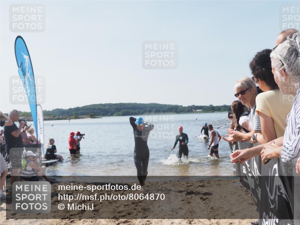22.06.2025 - Viking Triathlon MichiJ http://msf.ph/oto/8064870 22.06.2025 10:29:33 Schwimmen 6, 243, 612 meine-sportfotos.de