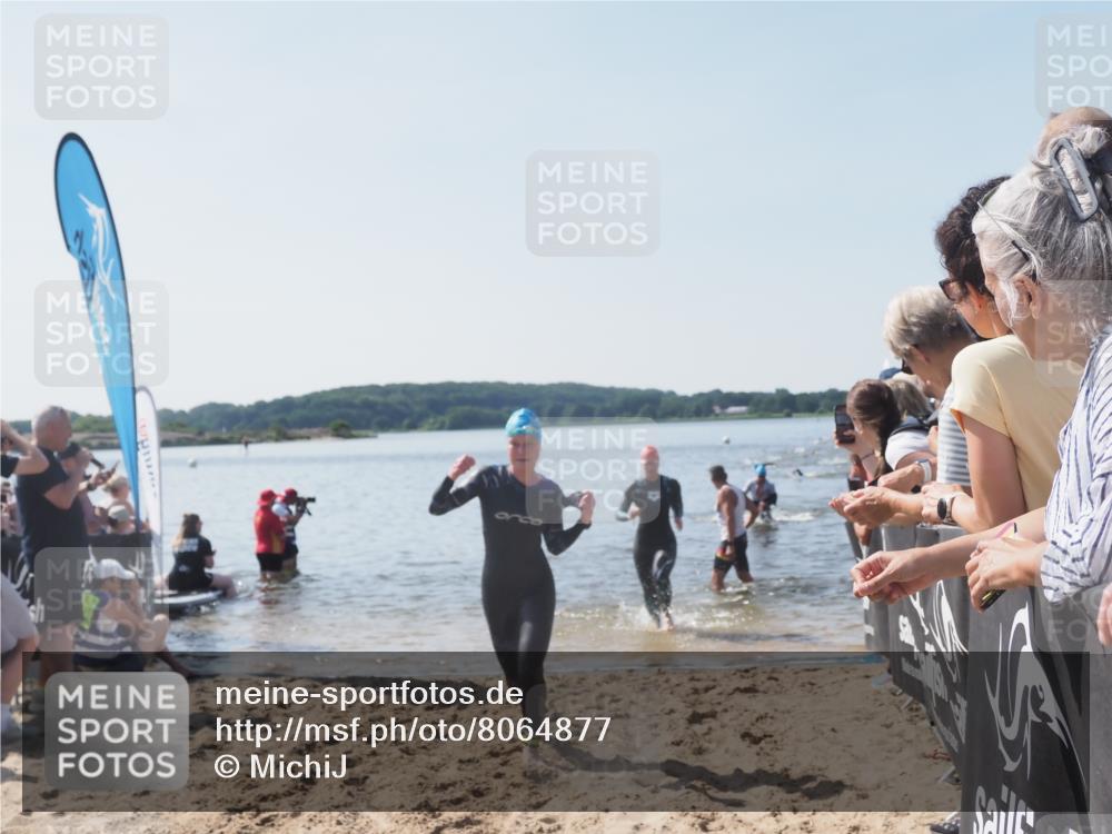 22.06.2025 - Viking Triathlon MichiJ http://msf.ph/oto/8064877 22.06.2025 10:29:34 Schwimmen 6, 243, 612 meine-sportfotos.de