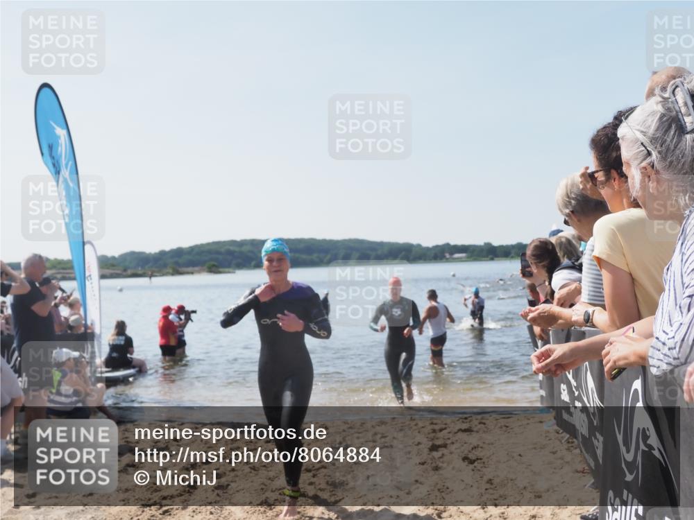 22.06.2025 - Viking Triathlon MichiJ http://msf.ph/oto/8064884 22.06.2025 10:29:35 Schwimmen 6, 243, 612 meine-sportfotos.de