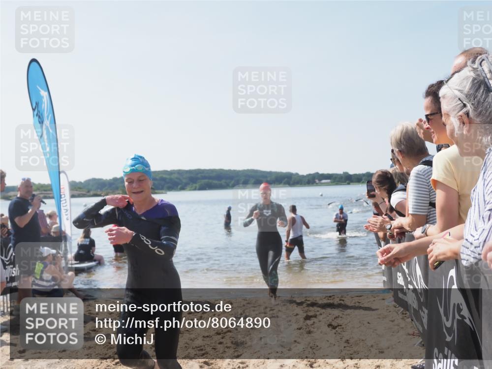 22.06.2025 - Viking Triathlon MichiJ http://msf.ph/oto/8064890 22.06.2025 10:29:36 Schwimmen 6, 612 meine-sportfotos.de
