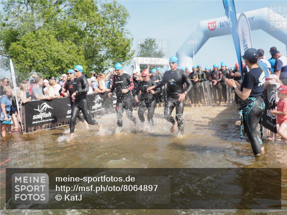 22.06.2025 - Viking Triathlon KatJ http://msf.ph/oto/8064897 22.06.2025 10:05:03 Schwimmen 197, 232, 254, 295, 362, 386, 394, 407, 416, 423, 500, 509, 527, 605, 620 meine-sportfotos.de