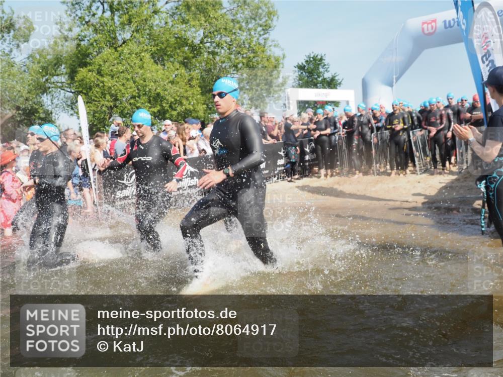 22.06.2025 - Viking Triathlon KatJ http://msf.ph/oto/8064917 22.06.2025 10:05:04 Schwimmen 197, 232, 254, 362, 386, 388, 394, 395, 407, 416, 423, 500, 527, 605, 620 meine-sportfotos.de
