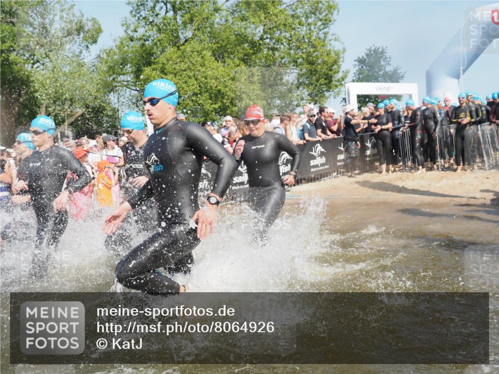 22.06.2025 - Viking Triathlon KatJ http://msf.ph/oto/8064926 22.06.2025 10:05:04 Schwimmen 197, 232, 254, 362, 386, 388, 394, 395, 407, 416, 423, 500, 527, 605, 620 meine-sportfotos.de
